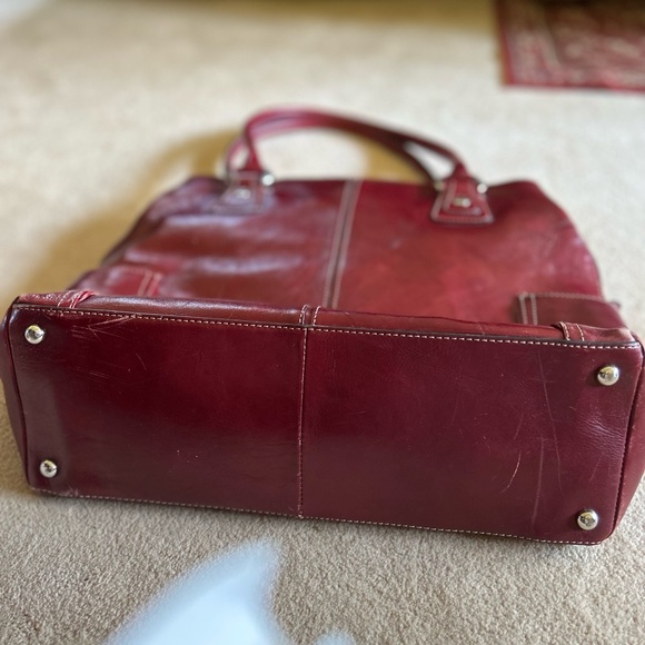 Fossil business satchel, red leather 13”by 15” - Picture 9 of 9
